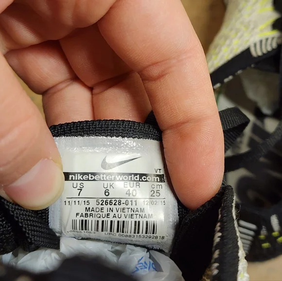 Nike Flyknit Racer Women's Size 7 - Picture 7 of 13